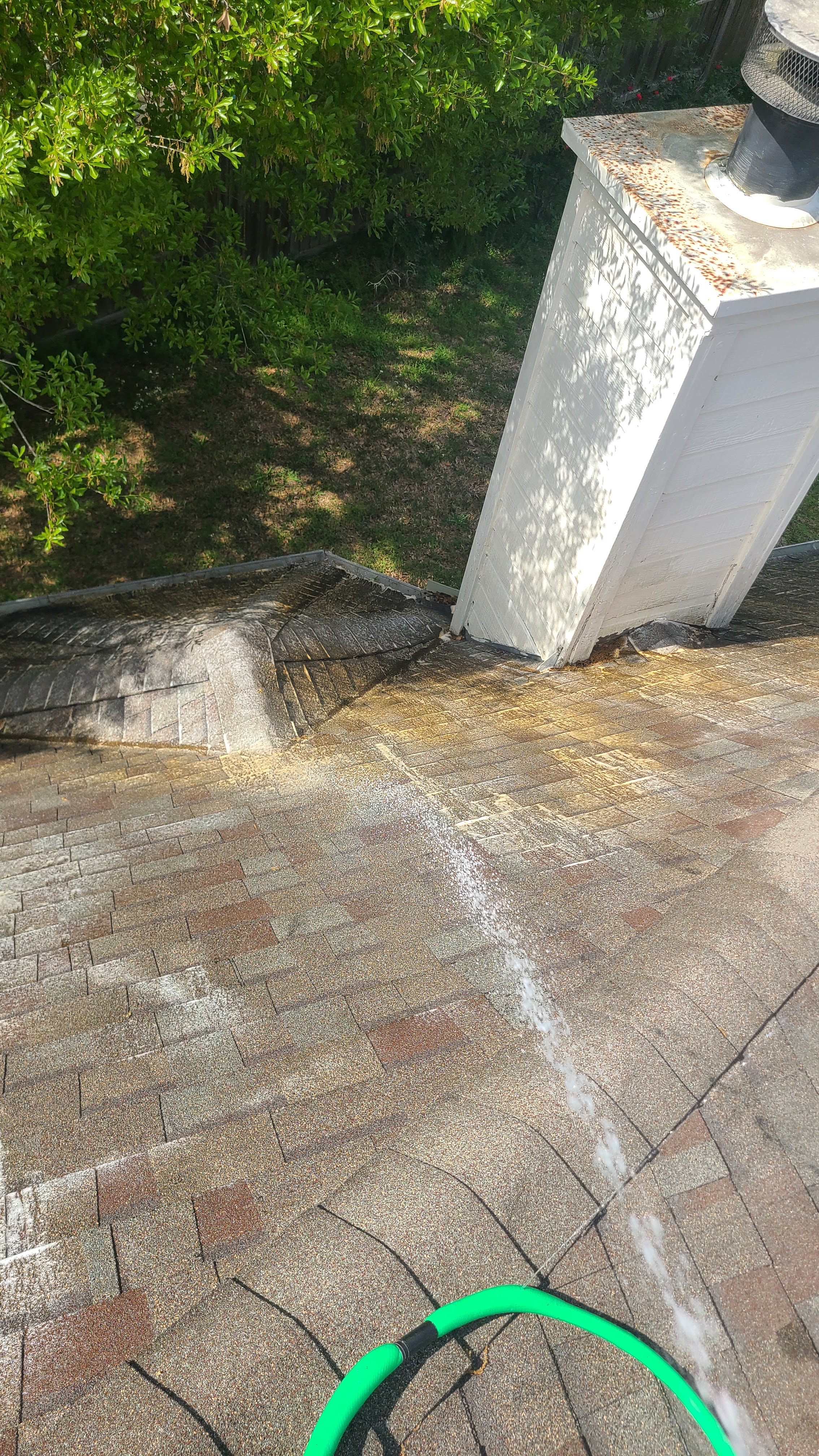 Roof cleaning and roof soft wash service in Houston